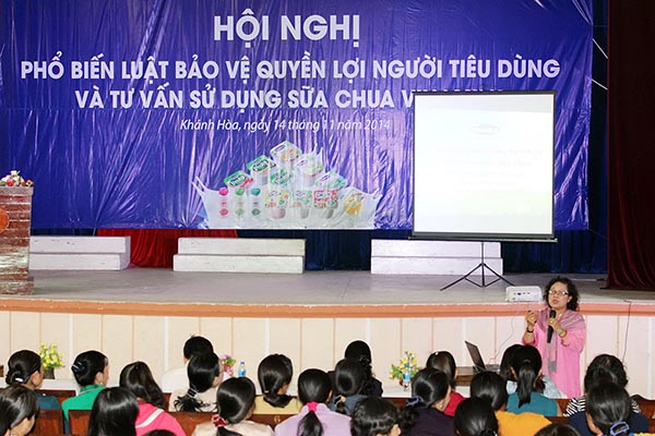[-]Vinamilk[-]hỗ[-]trợ[-]phổ[-]biến[-]Luật[-]bảo[-]vệ[-]quyền[-]lợi[-]người[-]tiêu[-]dùng